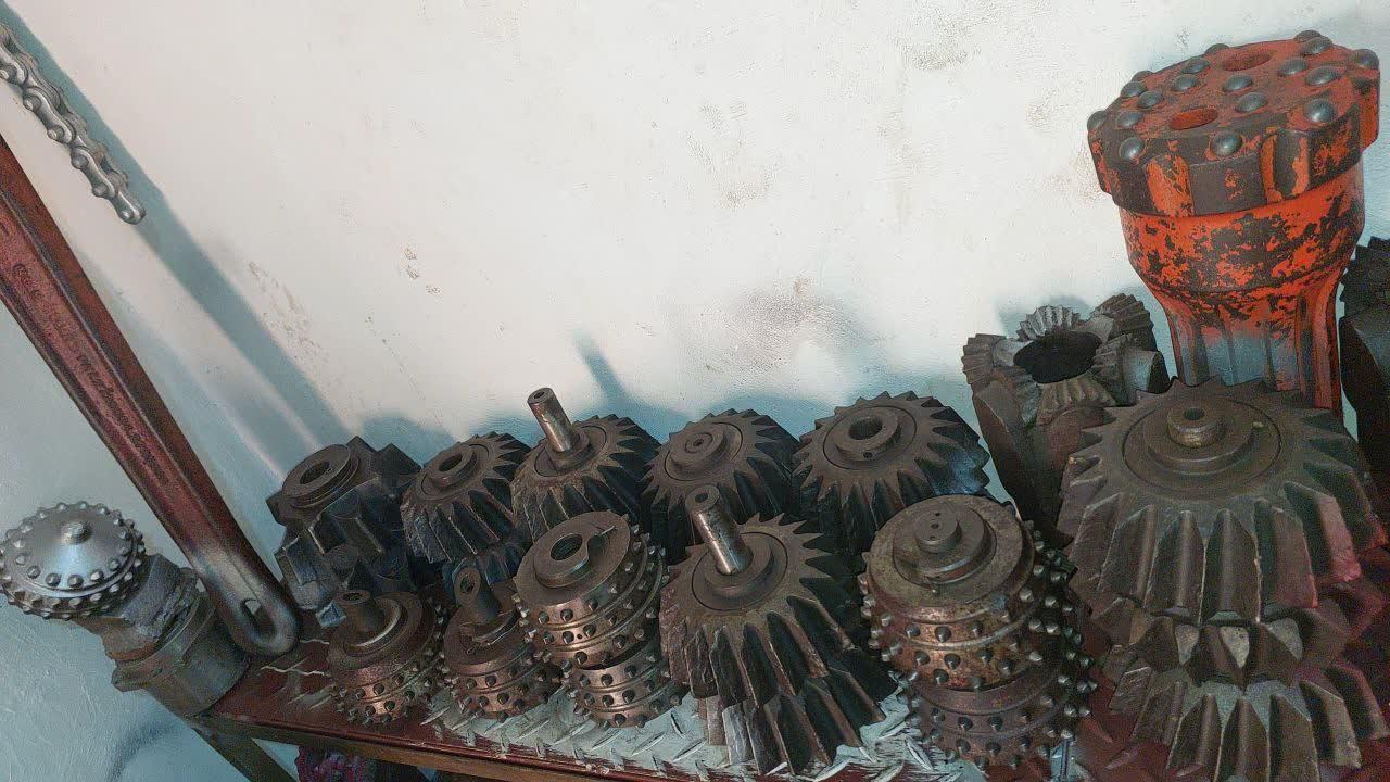 عکس خرید و فروش تجهیزات و مته های حفاری نفت و آب