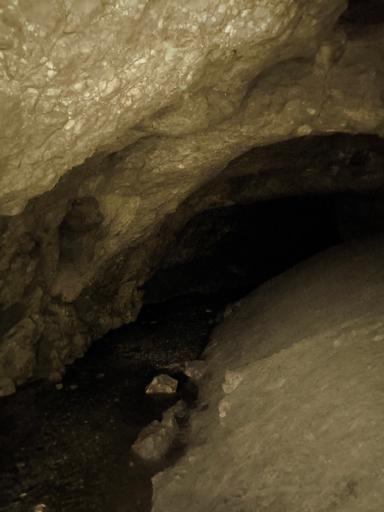 عکس غار آبی دانیال