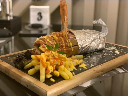 عکس کافه رستوران کافئین