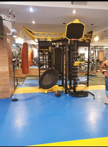 عکس مجموعه ورزشی بزرگ کارگرنژاد (بین الملل)