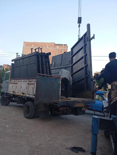 عکس کارگاه درب و پنجره سازی عباس آهنگر
