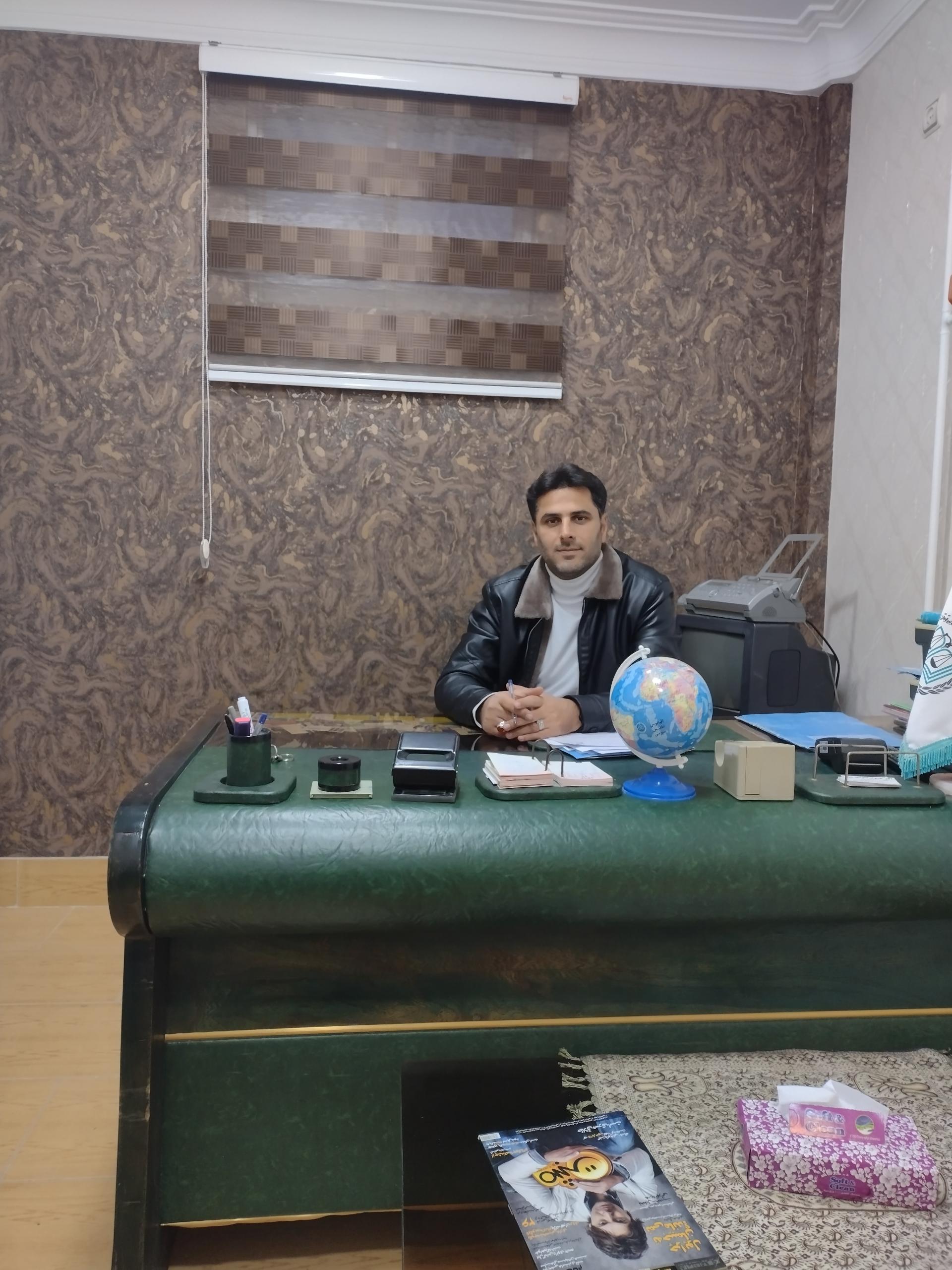 عکس دفتر وکالت اکبر خوشتراش