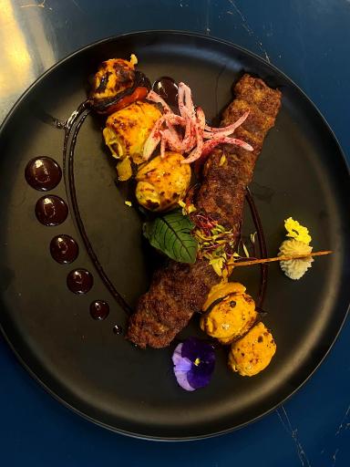 رستوران هتل روشن