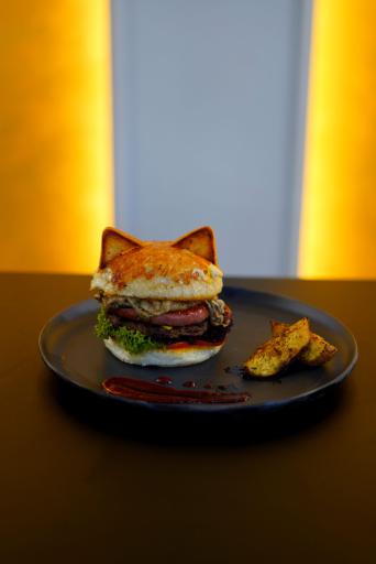 رستوران هتل روشن