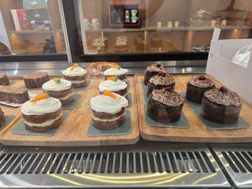 عکس کافه بیکری داوین