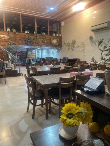 عکس رستوران زنجیره ای جوجه طلایی مهدی یار
