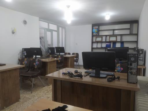 عکس آموزشگاه فنی و حرفه ای آزاد زاگرس