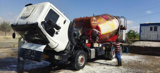 عکس کارواش و تعویض روغنی ماشین سنگین پاسداران