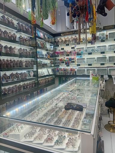 عکس عطر و جواهرات گلچین