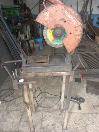 عکس کارگاه جوشکاری تقی نتاج