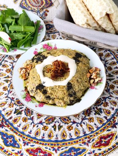 عکس تهیه غذای خانگی لُکما
