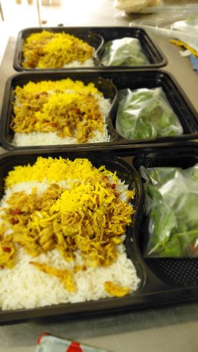 عکس تهیه غذای خانگی لُکما