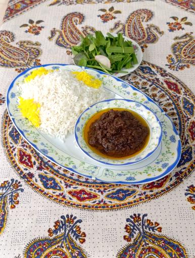 عکس تهیه غذای خانگی لُکما