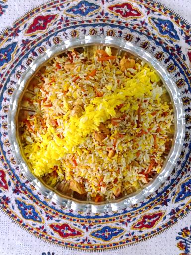 عکس تهیه غذای خانگی لُکما