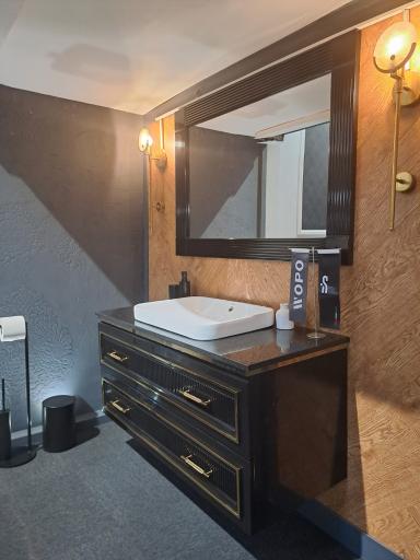 کلینیک ساختمانی پارسیان