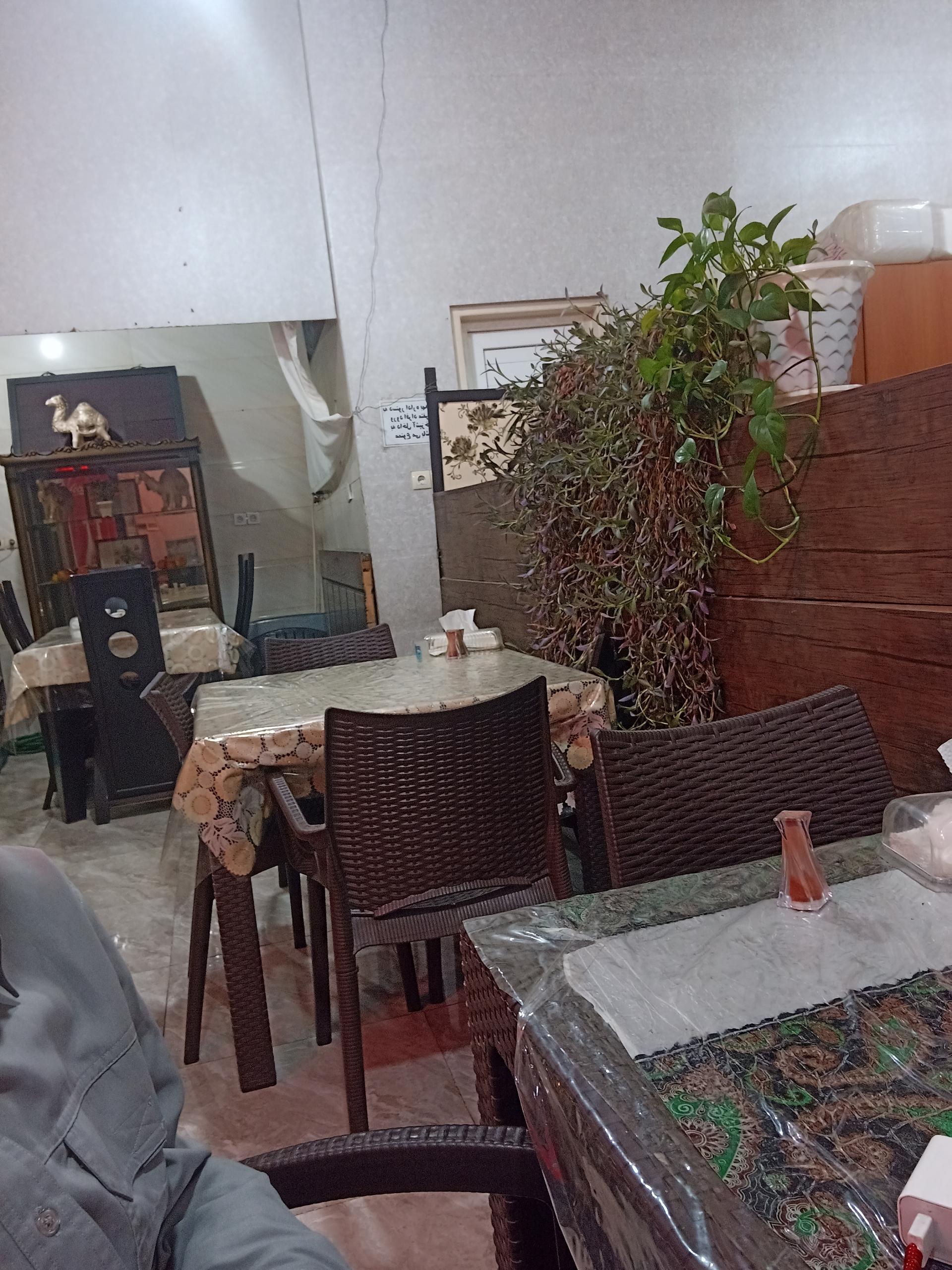 عکس تهیه غذای مادر