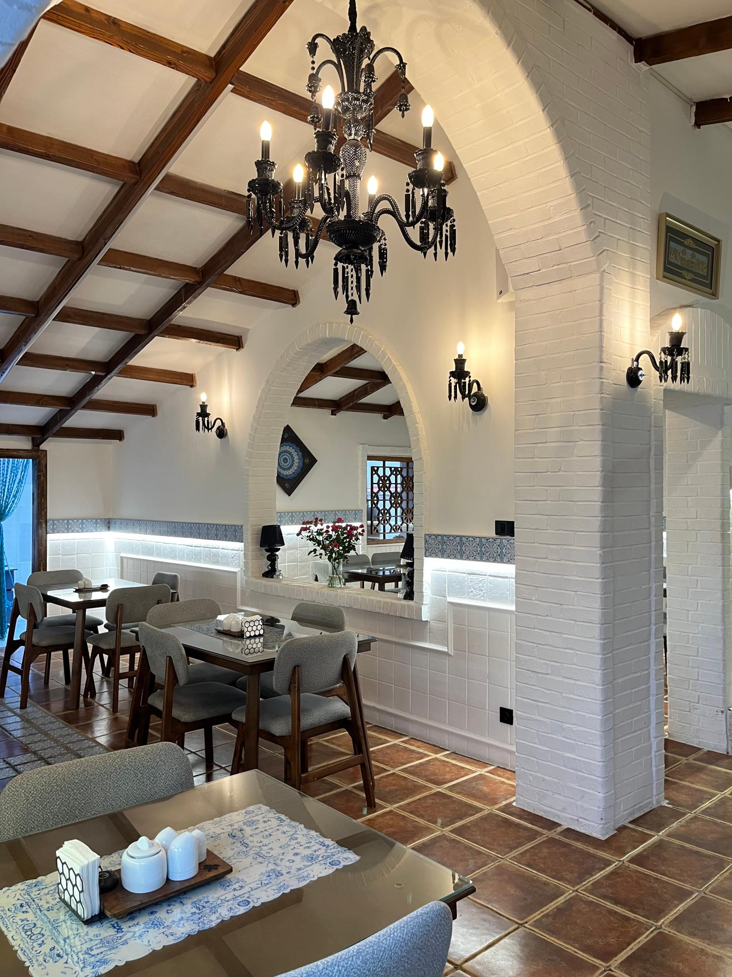 عکس عمارت فيروزه
