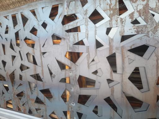 عکس کارگاه برش cnc فلزات الکتروصنعت آکام 