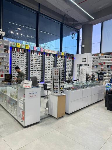 عکس فروشگاه عینک آبی