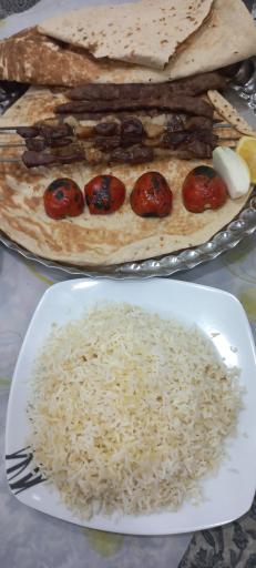 عکس کبابی تنها