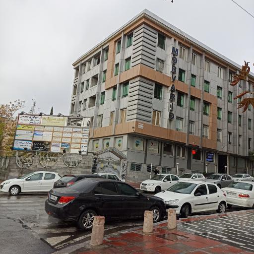 عکس مشاورین املاک کریاس