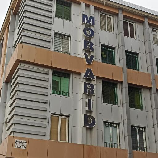 عکس مشاورین املاک کریاس