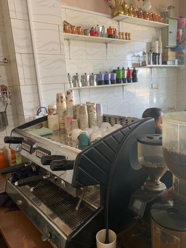 عکس قهوه سرای ارغوان