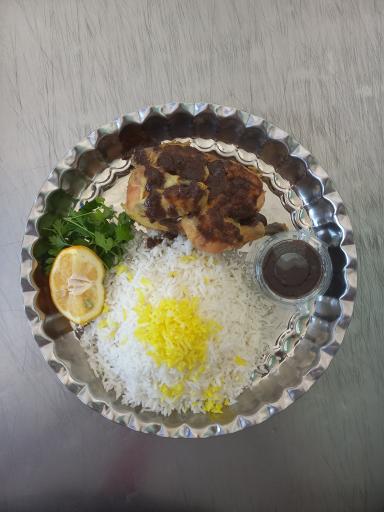 عکس تهیه غذای میثم