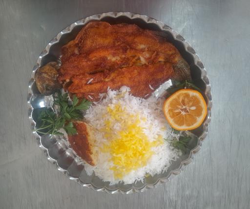 عکس تهیه غذای میثم