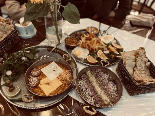 عکس آشکده و رستوران پاشا