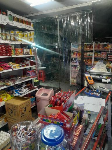 عکس فروشگاه مواد غذایی و بهداشتی گلدن مارکت