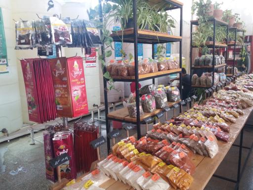 عکس کارگاه و فروشگاه عرقیات گلبرگ اصلی