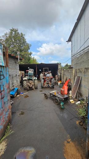 عکس تعمیرگاه تراکتور بهرام پور