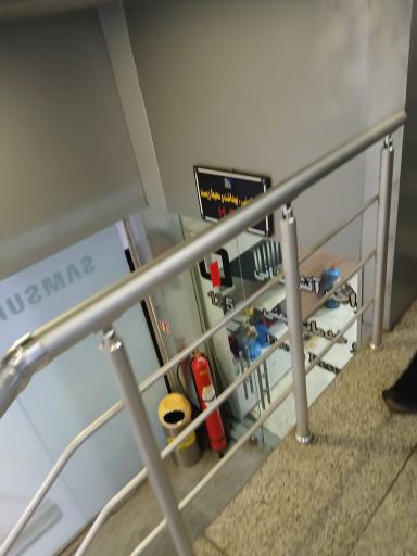 عکس واحد آتش نشانی و خدمات ایمنی بازار موبایل ایران