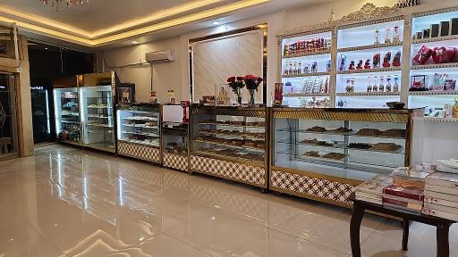 عکس مجتمع کیک و شیرینی قصر شیرین