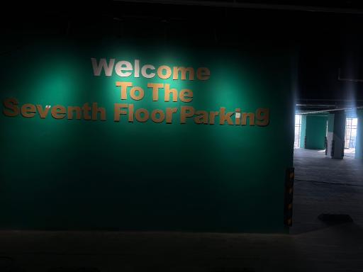 عکس پارکیتگ طبقاتی نیروهوایی