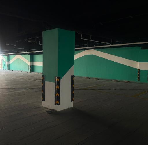 عکس پارکیتگ طبقاتی نیروهوایی