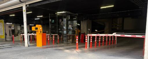 عکس پارکیتگ طبقاتی نیروهوایی