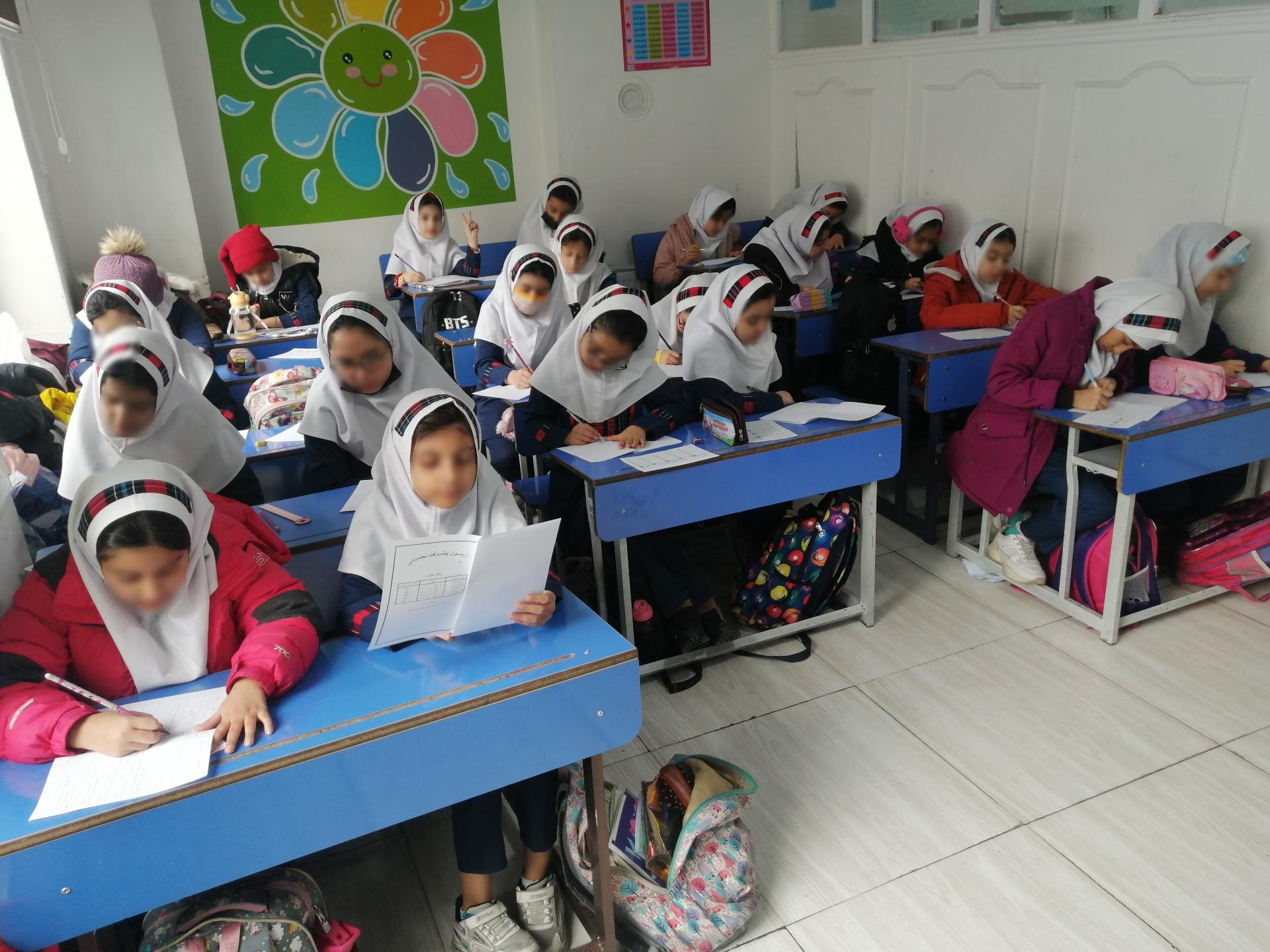 عکس دبستان دخترانه خورشید