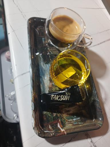 عکس کافه مهر و ماه