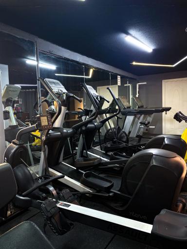 عکس باشگاه بدنسازی افروزی