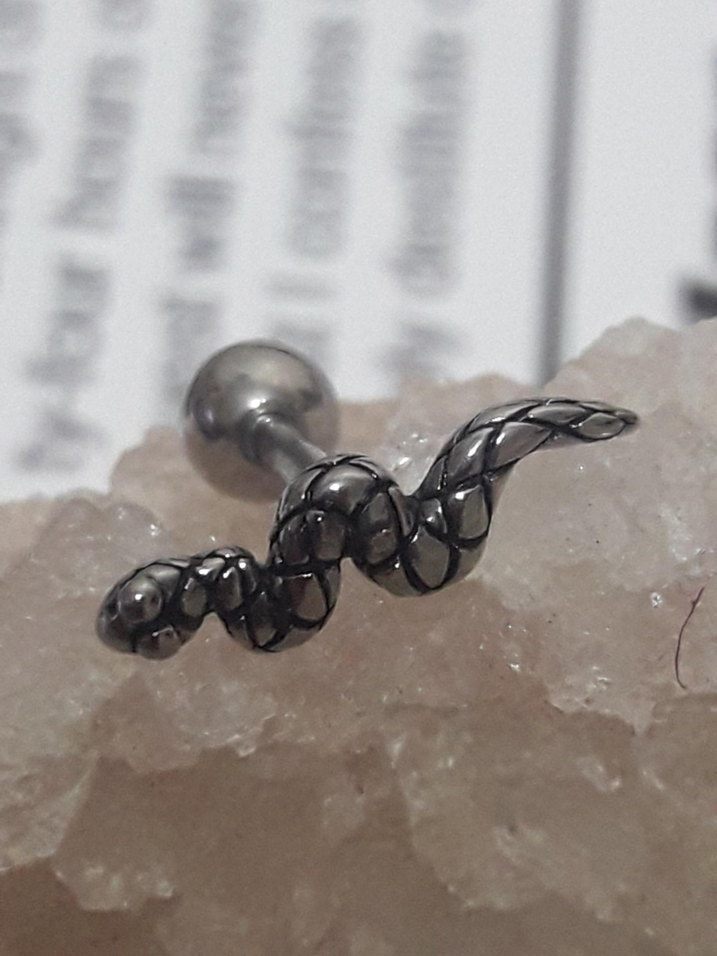 عکس فروشگاه بدلیجات پیرسینگ نایس