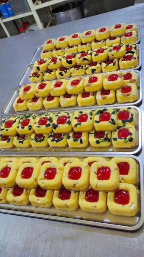 عکس نان و شیرینی نان لند 