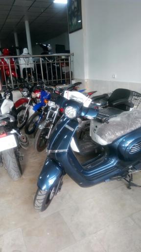 عکس فروشگاه موتور سیکلت حمید