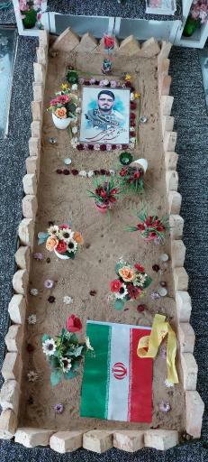 عکس مزار شهید مجتبی برسنجی