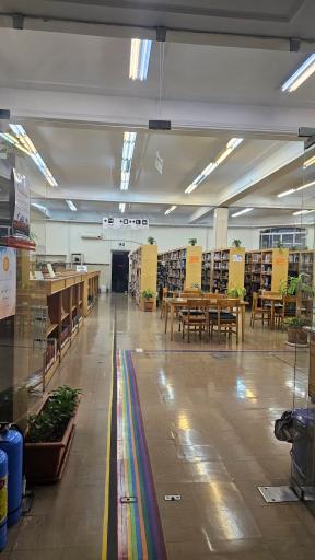 عکس کتابخانه حسینیه ارشاد