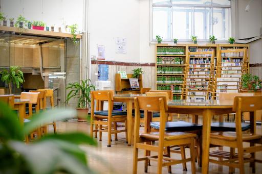 عکس کتابخانه حسینیه ارشاد