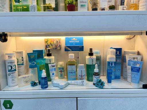 داروخانه شیوا عباسی