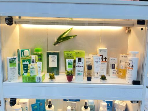 داروخانه شیوا عباسی