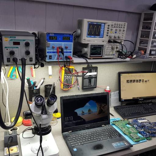 عکس خدمات کامپیوتر پدیده نوین